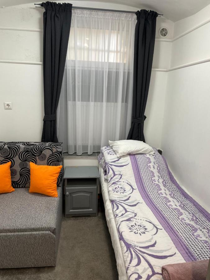 Centrum Wellness Hostel Debrecen Extérieur photo