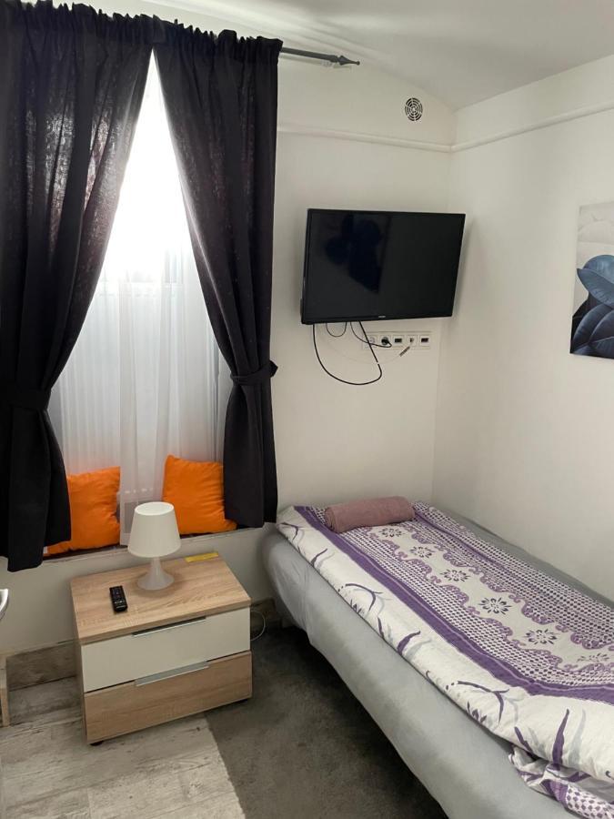 Centrum Wellness Hostel Debrecen Extérieur photo