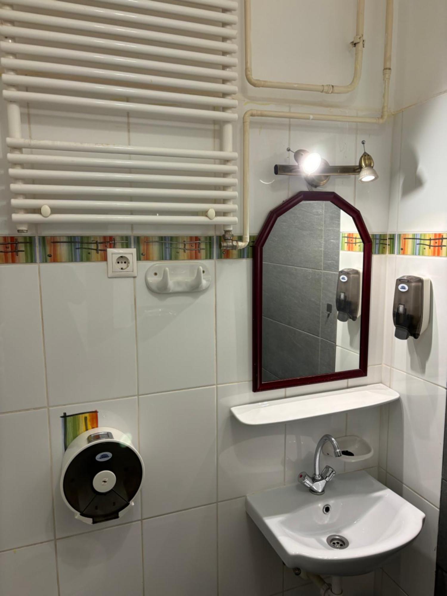 Centrum Wellness Hostel Debrecen Extérieur photo